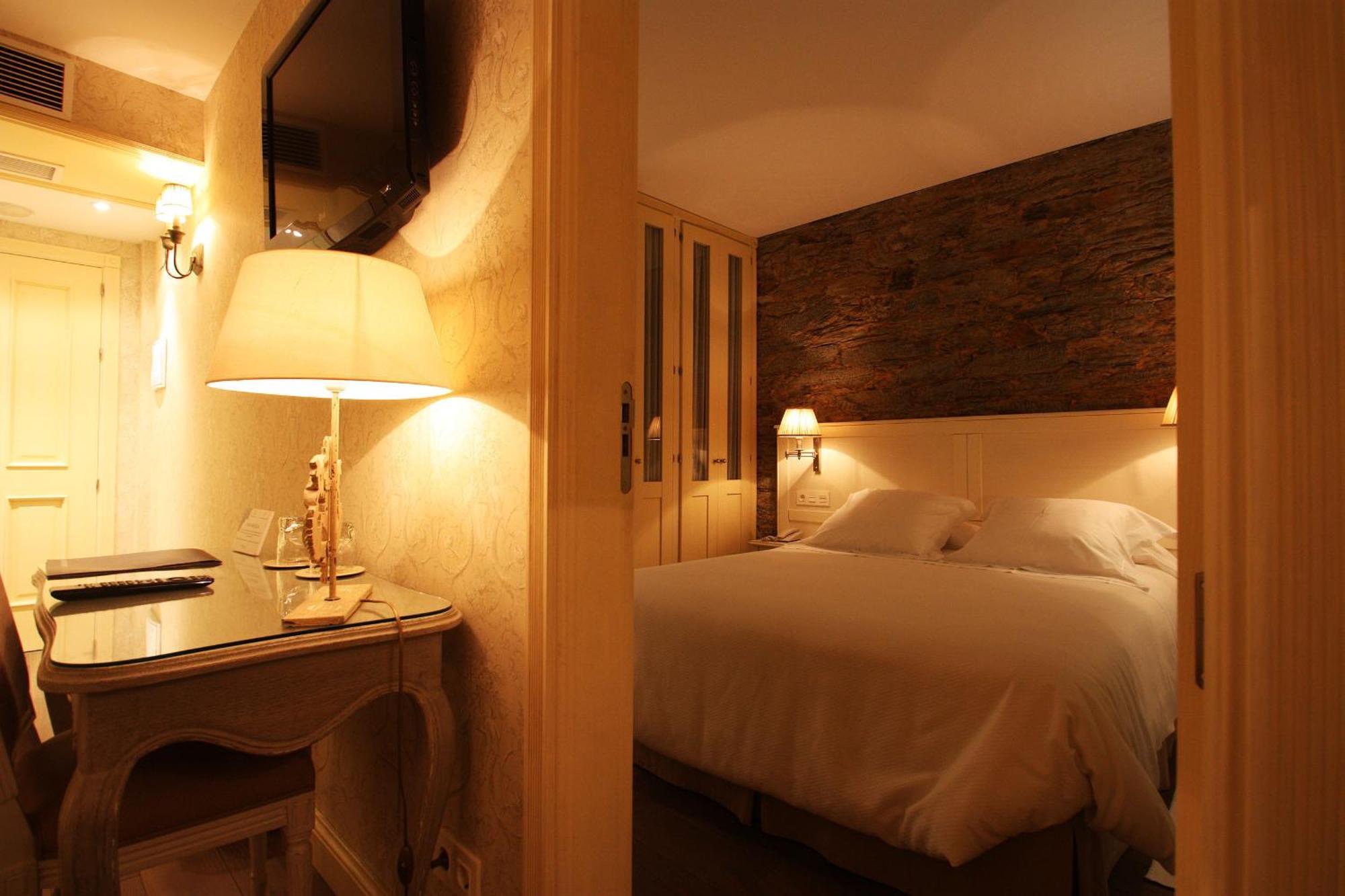 Las Donas Del Portazgo Villafranca Del Bierzo Room photo