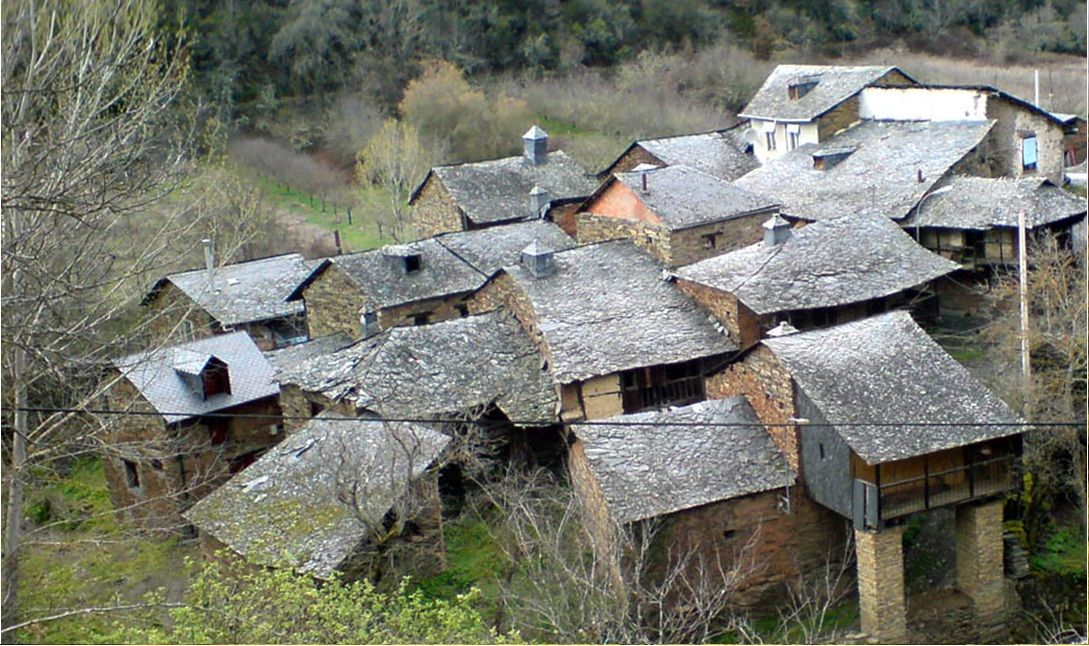 Las Donas Del Portazgo Villafranca Del Bierzo Exterior photo